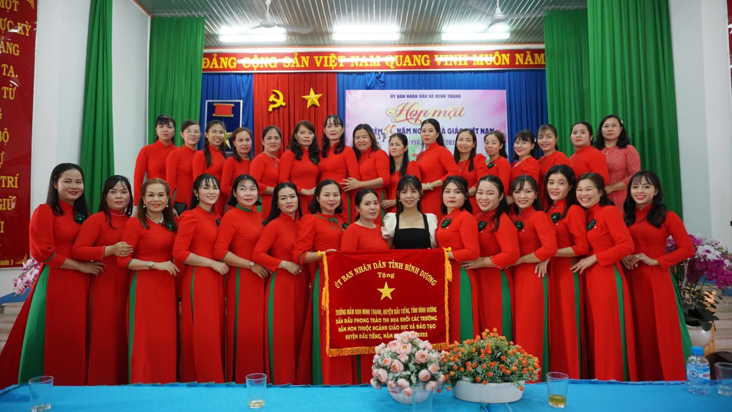 Họp măt kỷ niệm 40 năm ngày Nhà giáo Việt Nam (20/11/1982 - 20/11/2022)